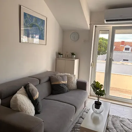 Apartament Karla *